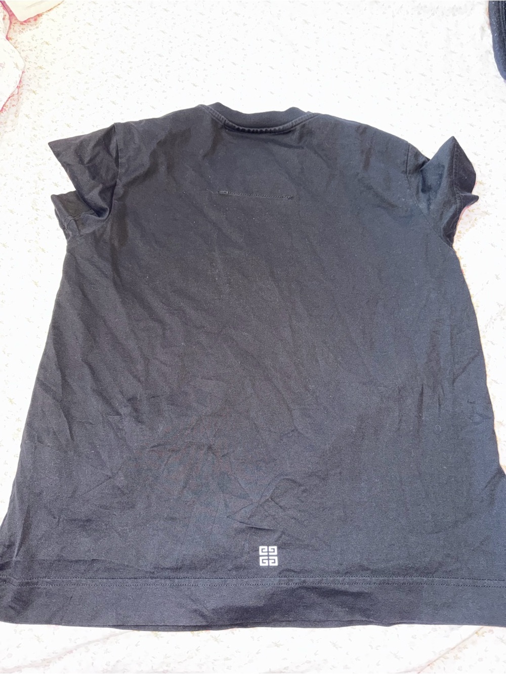 The cutest Givenchy Trompe Loeil paperclip t shirt😍😍 - Picture 4 of 5